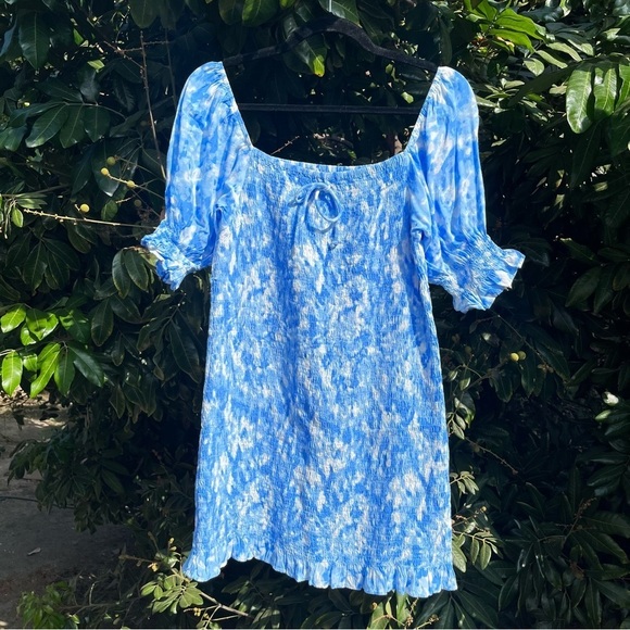 Faithfull the Brand Dresses & Skirts - FAITHFULL THE BRAND blues watercolor abstract floral ruched puff sleeve‎ mini